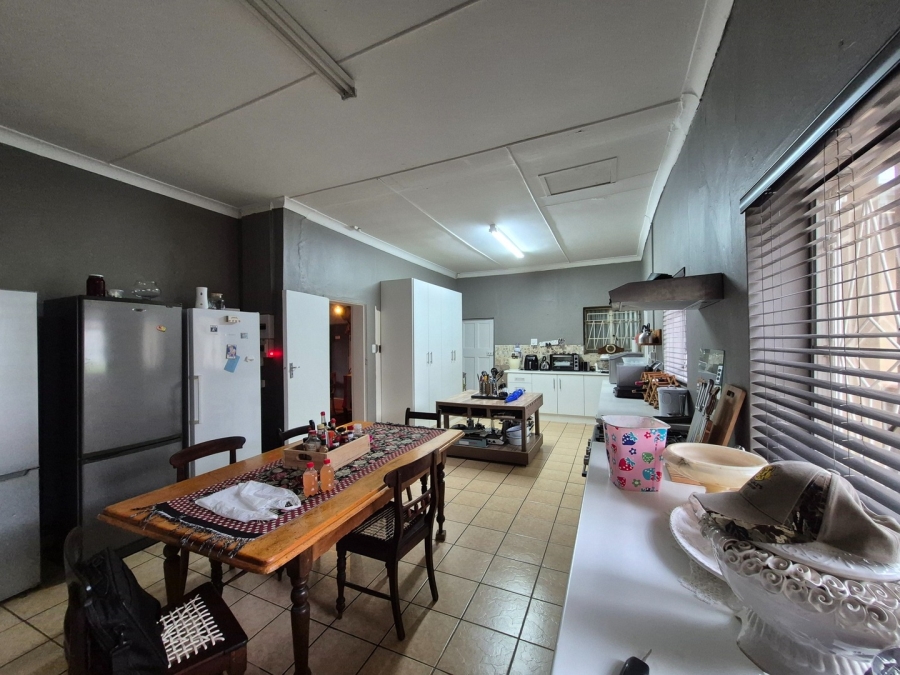 6 Bedroom Property for Sale in Dewetsdorp Free State